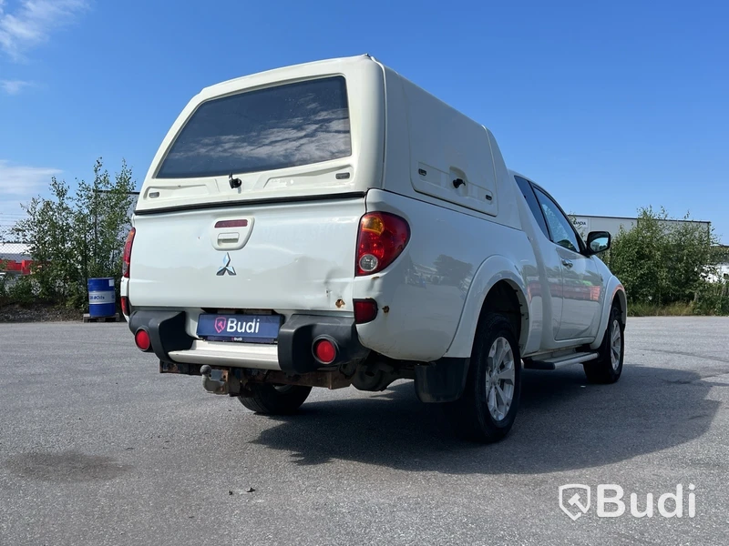 Personbil Mitsubishi Kaot L200 -2012