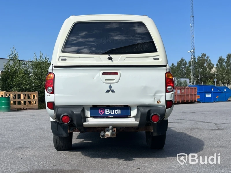 Personbil Mitsubishi Kaot L200 -2012