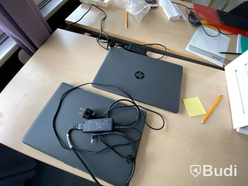 2st Bärbar dator HP 255 G7 ink laddare. OBS! Omstartad möjligen har datorerna trasiga USB-portar