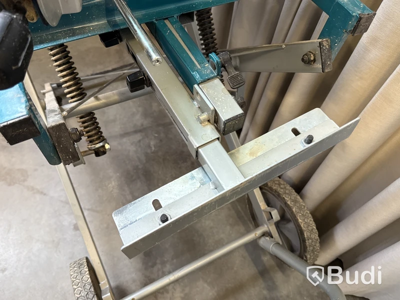 Batteridriven kap- & gersåg Makita DLS211 med stativ WST01N