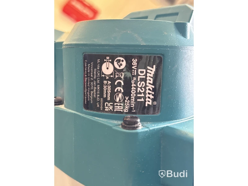 Batteridriven kap- & gersåg Makita DLS211 med stativ WST01N