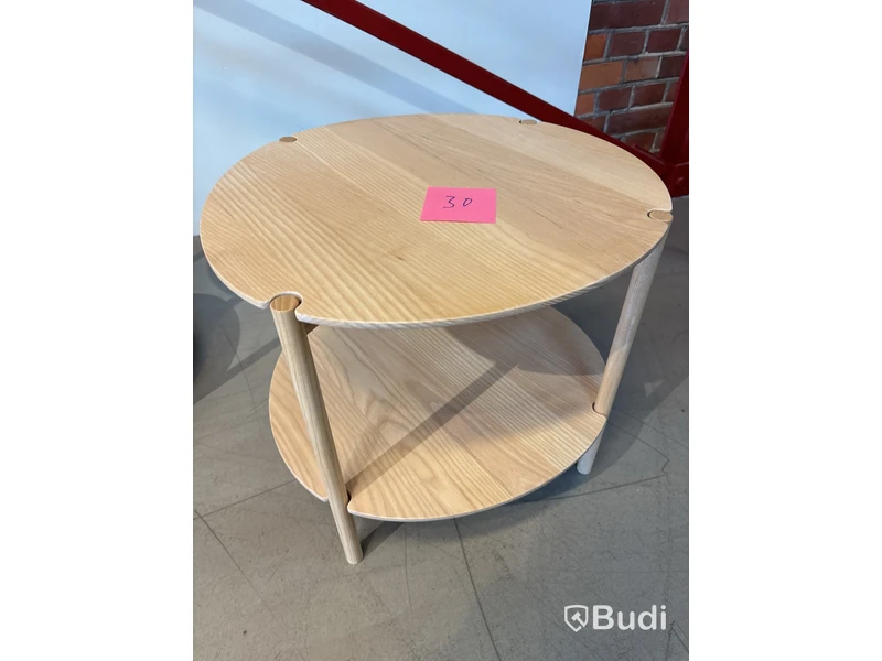 Soffbord DUX. Ord. pris inkl. moms: ca 10 980 kr