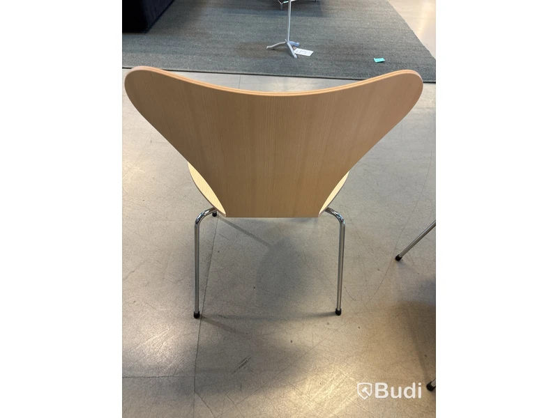 Stol Fritz Hansen Sjuan. Ord. pris inkl. moms: ca 7299 kr