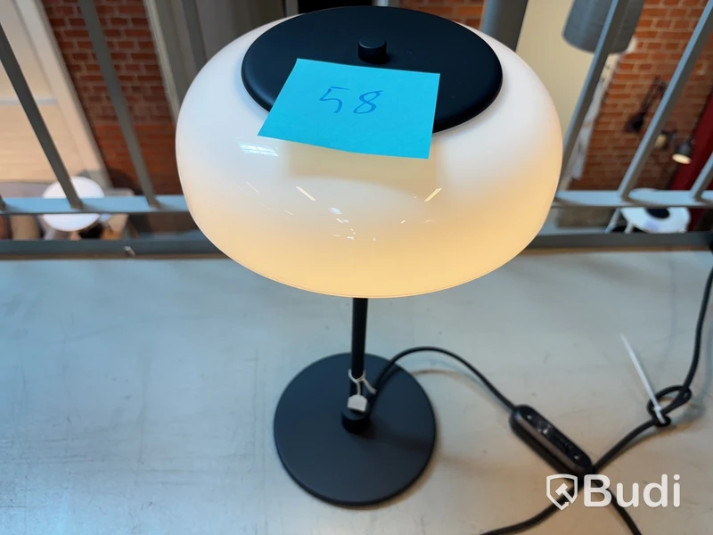 Bordslampa Nuur. Ord. pris inkl. moms: ca 7699 kr