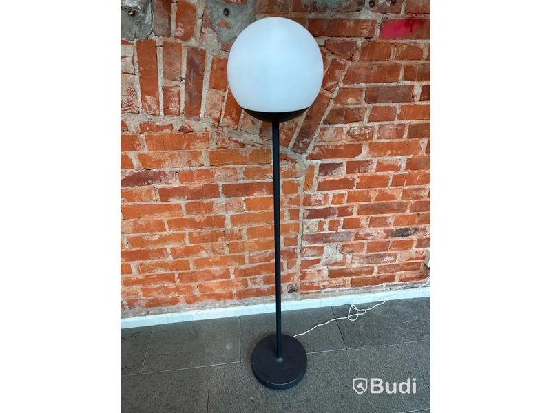 Golvlampa Fermob Moon H134 Ord. pris inkl. moms: ca 5200 kr