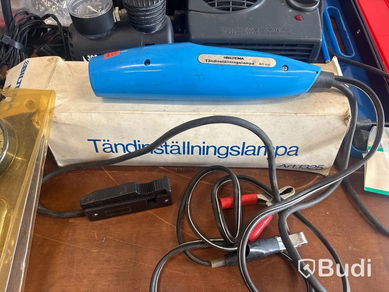 Verktyg och tillbehör bilrelaterat