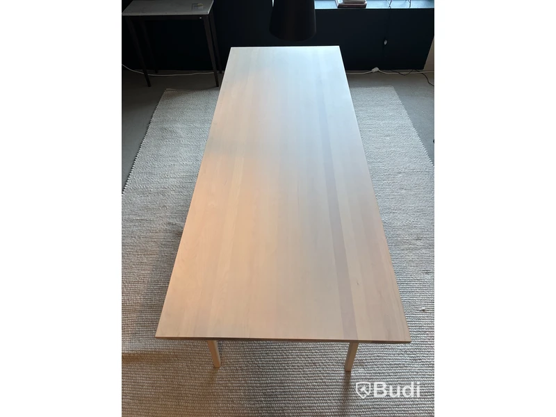 Matbord Mafrid's. Ord. pris inkl. moms: ca 27 900 kr