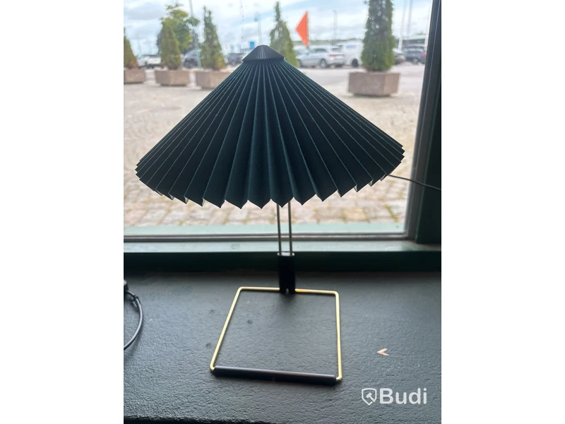 Bordslampa HAY.  Ord. pris inkl. moms ca: 3199 kr
