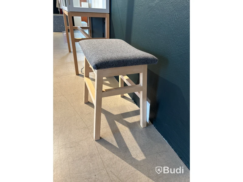 Pall G.A.D. Endre. Ord. pris inkl. moms: ca 4990 kr