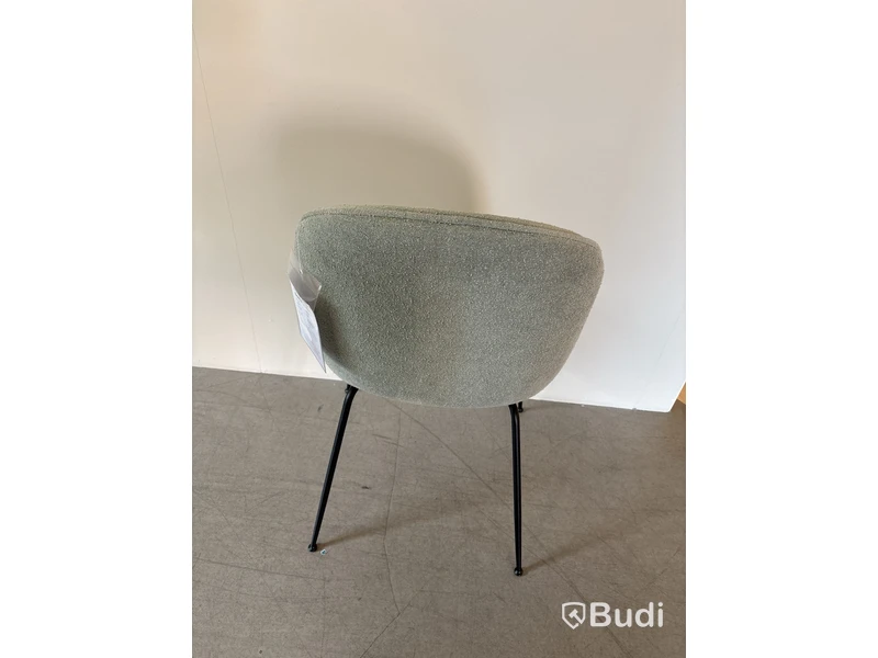4 st. Stolar Gubi Beetle. Totalt ord. pris inkl. moms: ca 29 999 kr