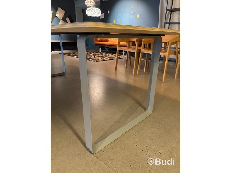 Matbord Muuto 70/70. Ord. pris inkl. moms: ca 22 495 kr