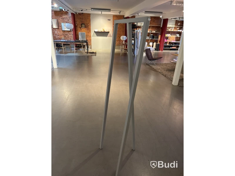 Klädhängare. Ord. pris inkl. moms: ca 2120 kr