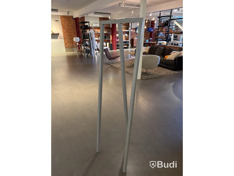 Klädhängare. Ord. pris inkl. moms: ca 2120 kr