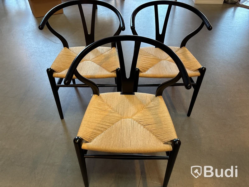 3 st. stolar, Carl Hansen Wishbone totalt ord. pris inkl. moms: 36 123 kr