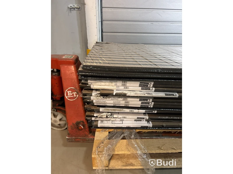 18 st. AKUSTIKPANEL B!DESIGN SVENDBORG VALNÖT 2400X520X18MM