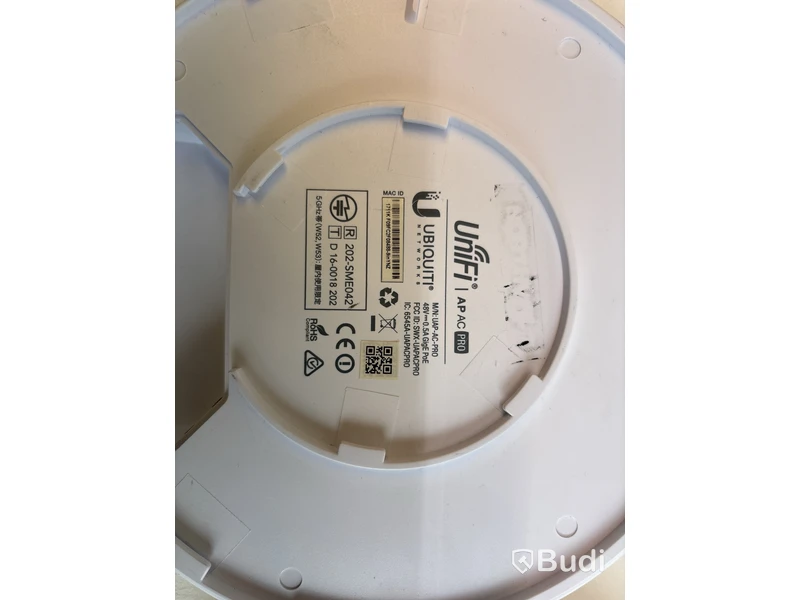 2 st. Accesspunkter Ubiquiti AP AC Pro inkl. 48V PoE injektor
