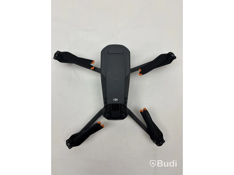 Drönare DJI Mavic 3, inkl. väska och diverse tillbehör