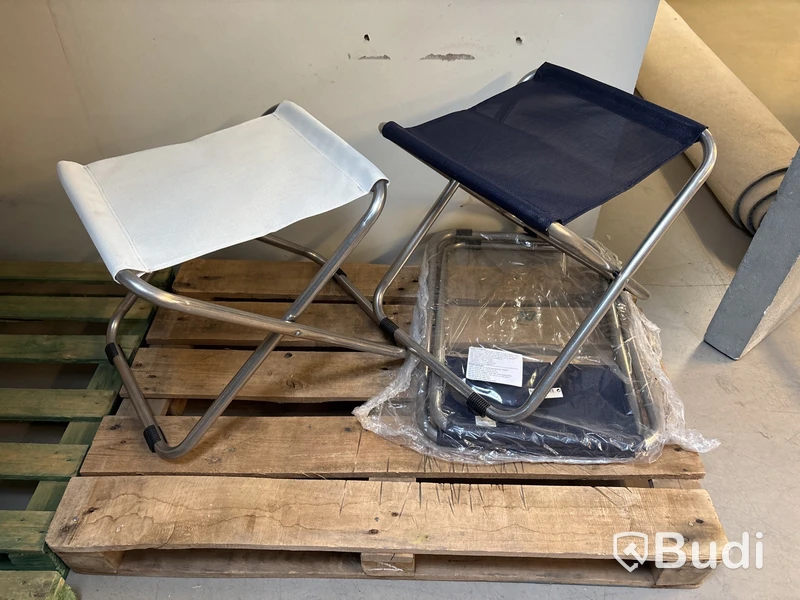 3 st. Pallar Fiam, fällbara. Ord. pris inkl. moms: ca 2700 kr