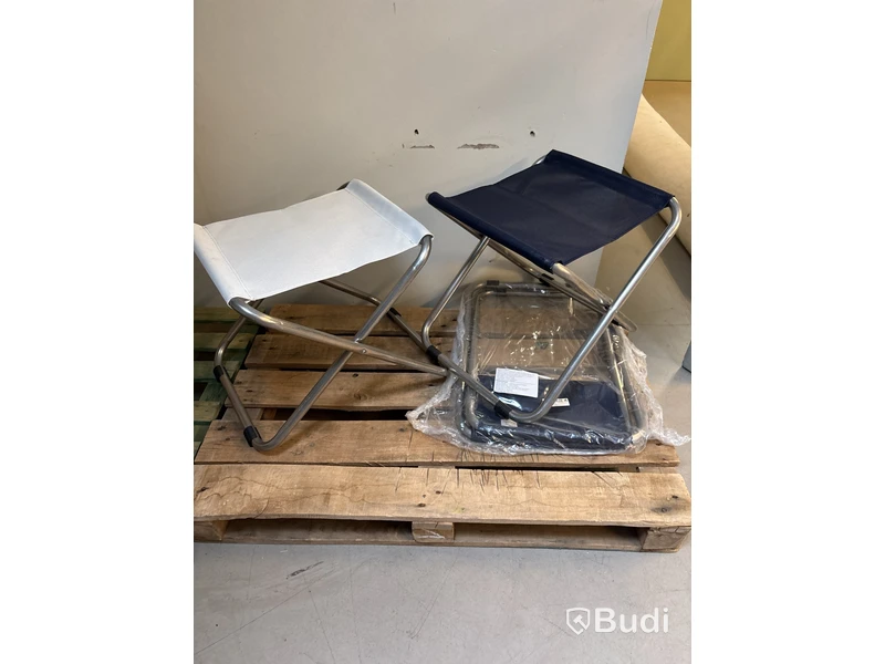 3 st. Pallar Fiam, fällbara. Ord. pris inkl. moms: ca 2700 kr