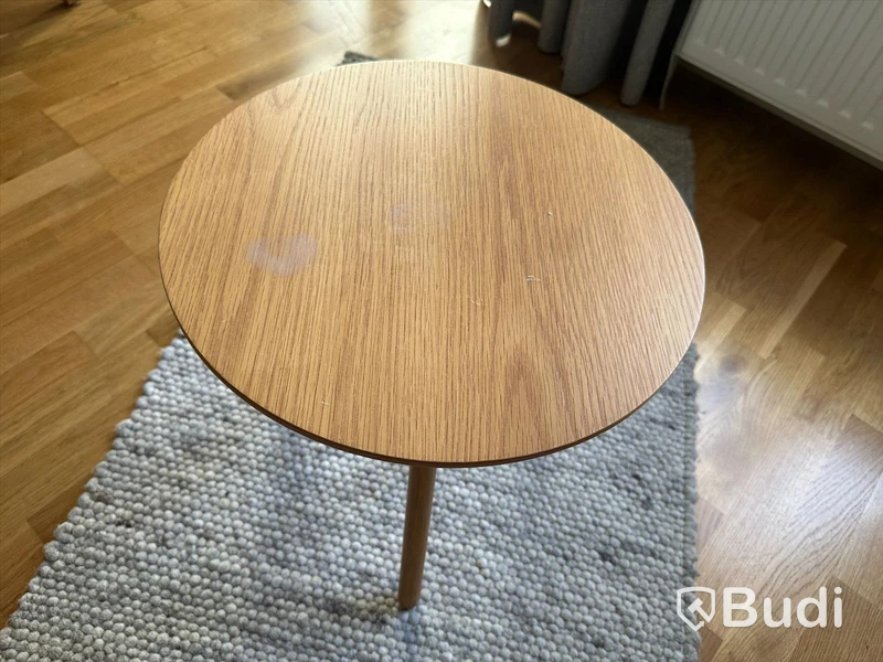 Litet träbord Diameter 40, H 40 cm