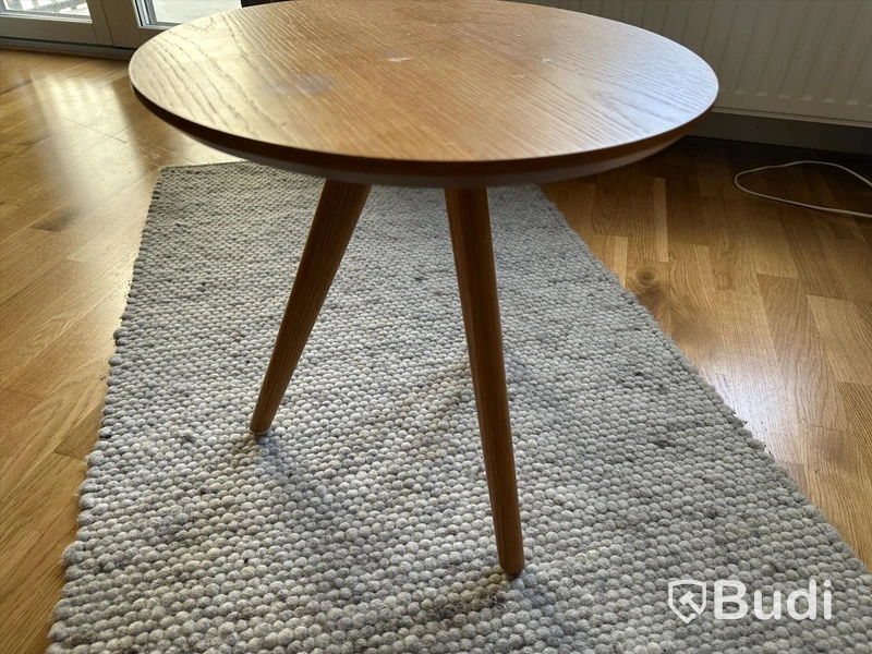 Litet träbord Diameter 40, H 40 cm