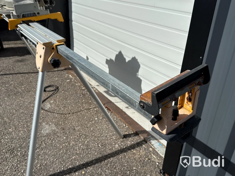 DeWalt kap-& gersåg med stativ