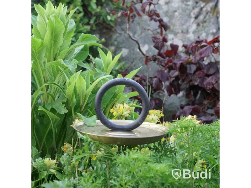 2 st. Fågelbad Born in Sweden, olika modeller. Ord. pris inkl. moms: ca 1198 kr