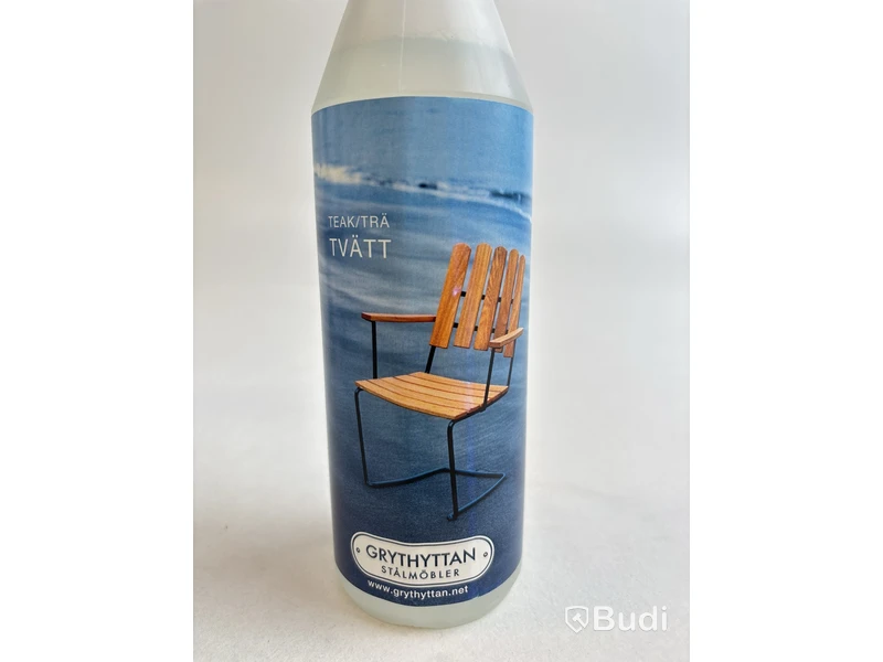 Parti med Trätvätt/Träolja Grythyttan Stålmöbler. Ord. pris inkl. moms: ca 2970 kr.