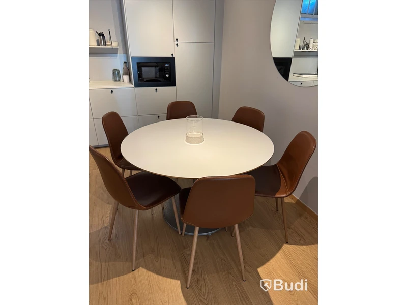 1 st rund bord IKEA med fot 120 cm diametern