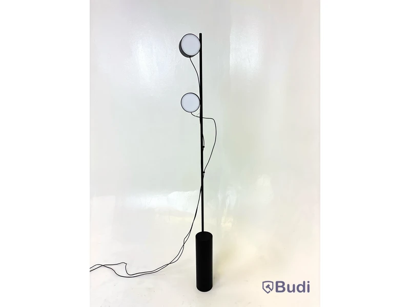 Golvlampa Muuto, Post. Ord. pris inkl. moms: ca 6995 kr