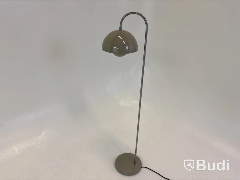 Golvlampa & Tradition Flowerpot VP12 Verner Panton. Ord. pris inkl. moms: ca 5223 kr