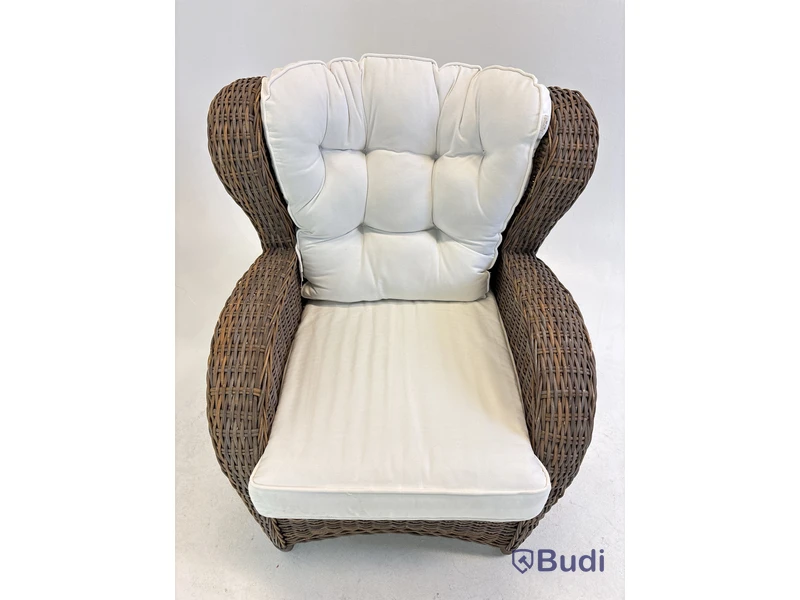 Fåtölj Artwood. Ord. pris inkl. moms: ca 8360 kr