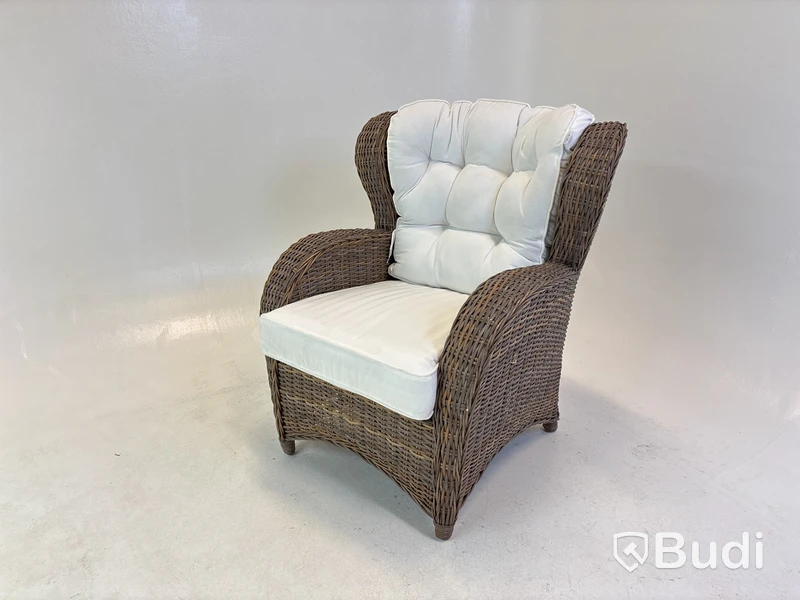 Fåtölj Artwood. Ord. pris inkl. moms: ca 8360 kr