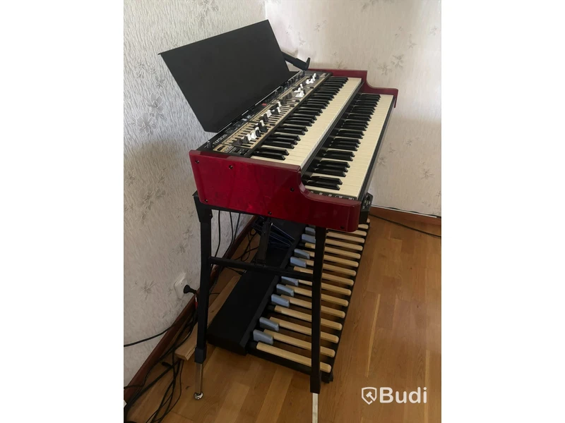 Orgel Nord C2D och Pedal Keys 27 och transportväska