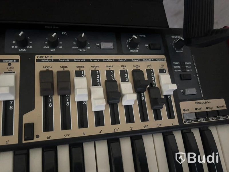 Orgel Nord C2D och Pedal Keys 27 och transportväska