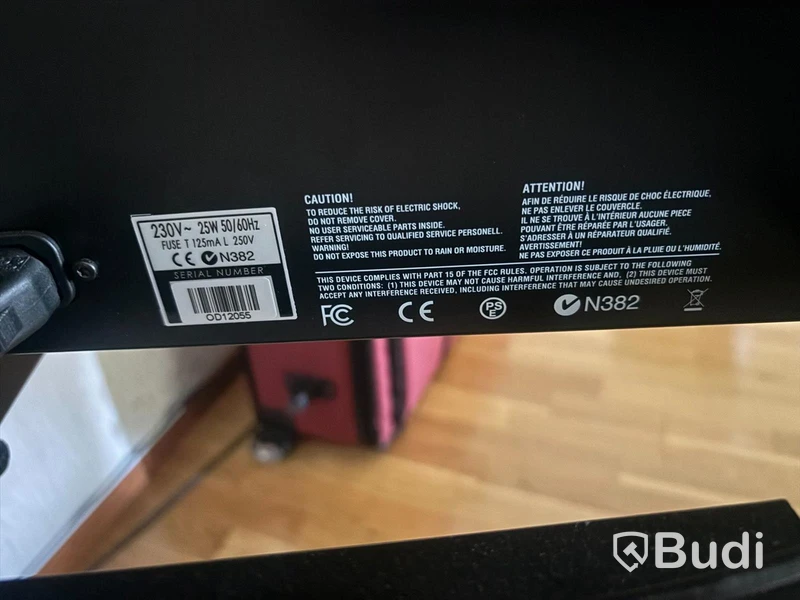 Orgel Nord C2D och Pedal Keys 27 och transportväska