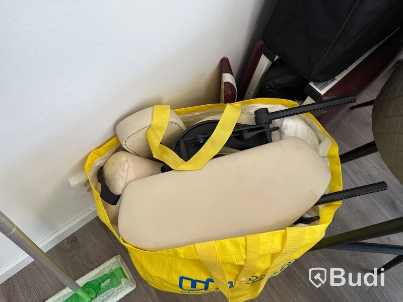 Skönhetssalong med mycket utrustning