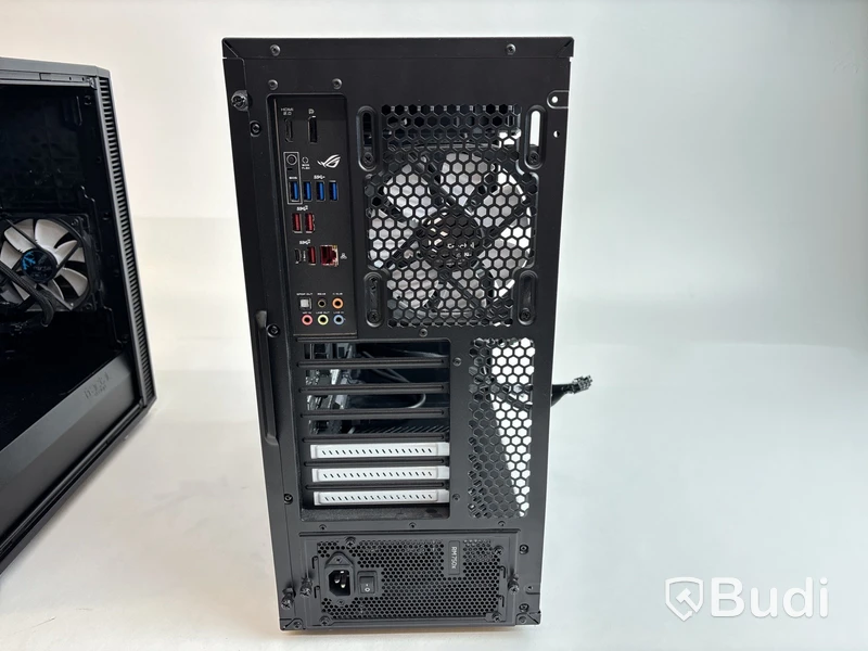 2 st. Stationära gamingdatorer - reparationsobjekt