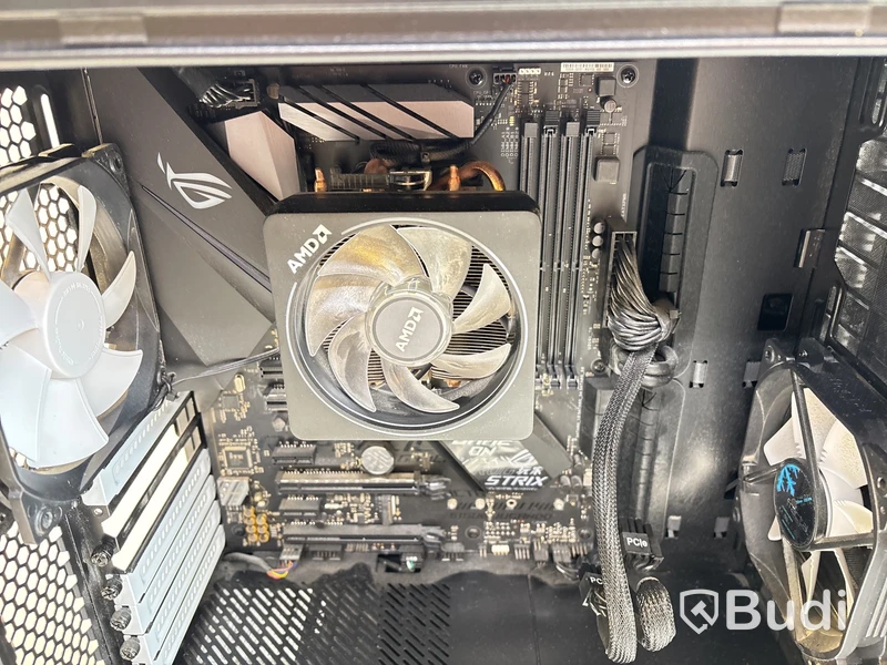 2 st. Stationära gamingdatorer - reparationsobjekt