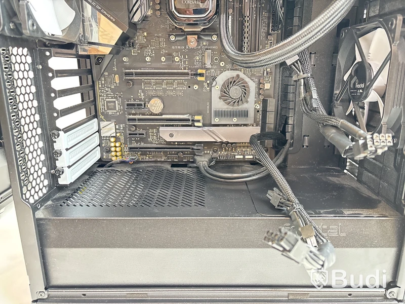 2 st. Stationära gamingdatorer - reparationsobjekt