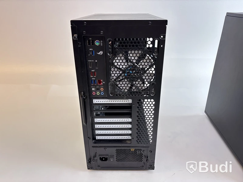 2 st. Stationära gamingdatorer - reparationsobjekt