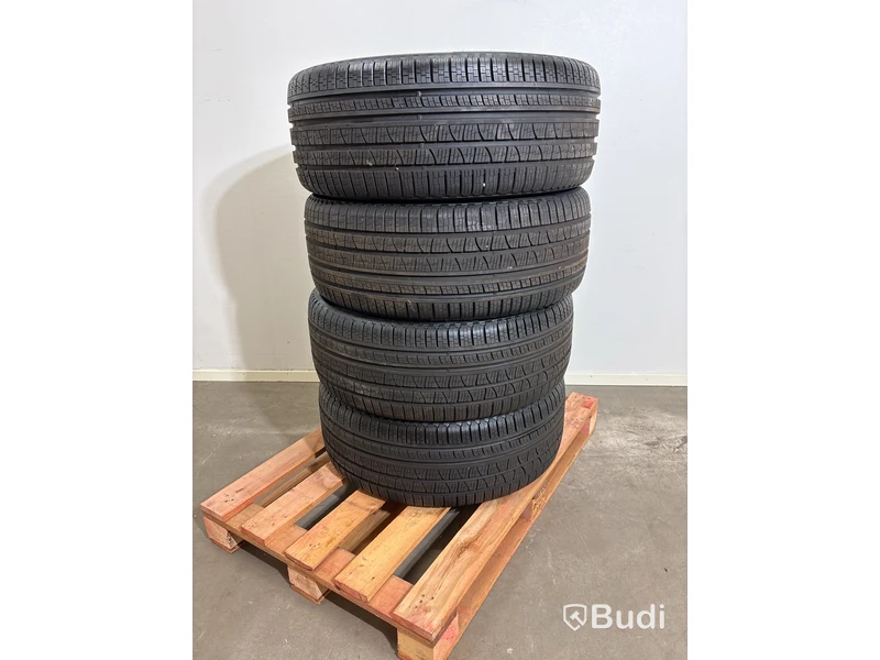 4 st. Däck Pirelli Scorpion, 285/45 R22
