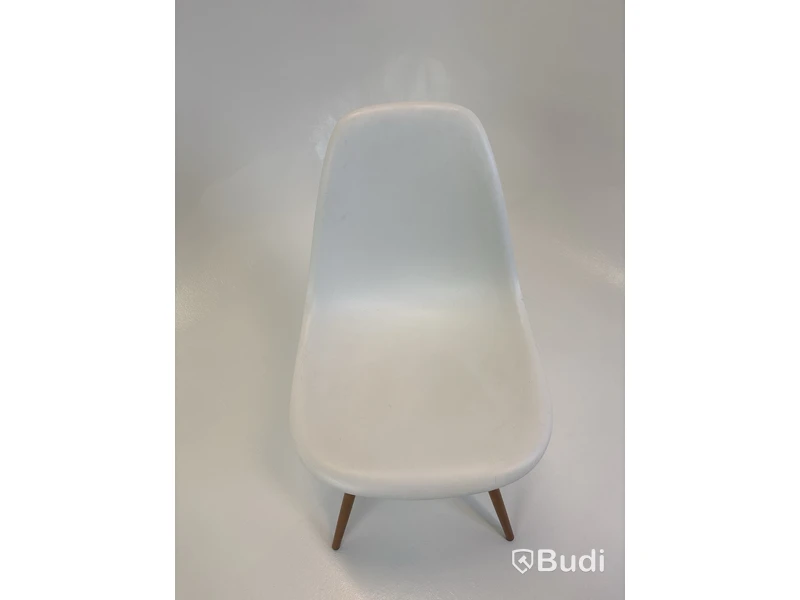 Stol Ray & Charles Eames. Ord. pris inkl. moms: ca 4460 kr