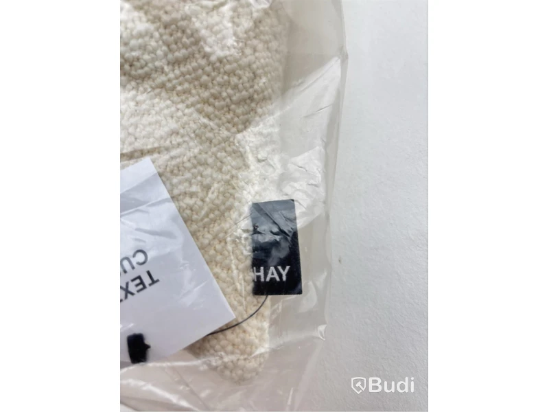 Soffkudde Hay Kräm. Ord. pris inkl. moms: ca 1349 kr.