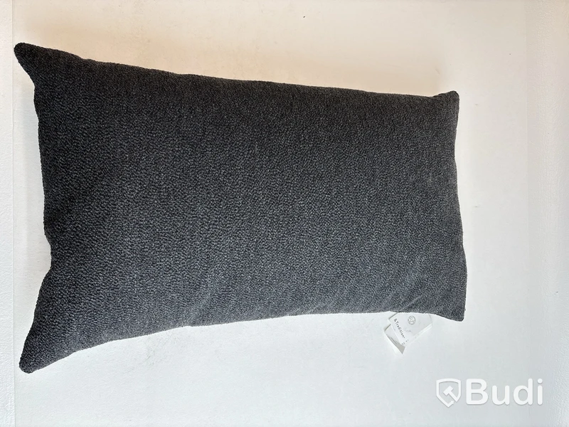 2 st. Soffkuddar &Tradition och Muuto. Totalt ord. pris inkl. moms: ca 1890 kr