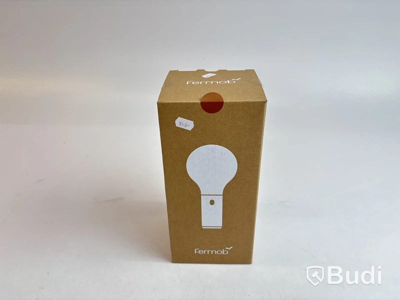 Lampa Fermob APLÔ H24 Ocre rouge. Ord. pris inkl. moms: ca 840 kr.