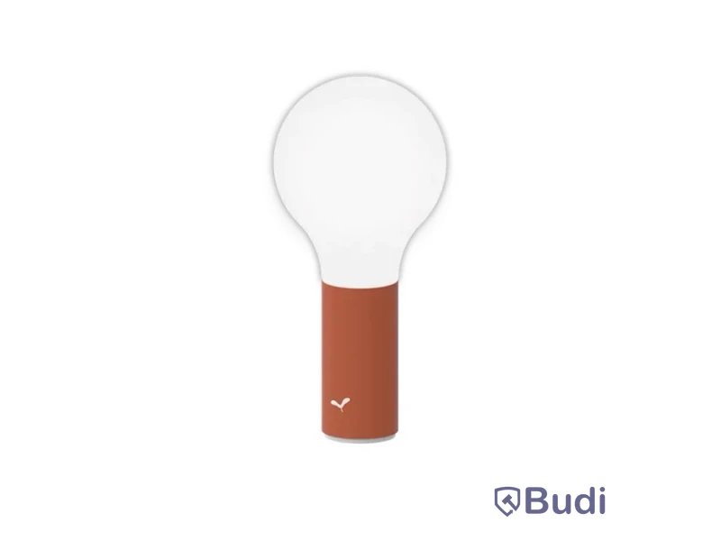 Lampa Fermob APLÔ H24 Ocre rouge. Ord. pris inkl. moms: ca 840 kr.