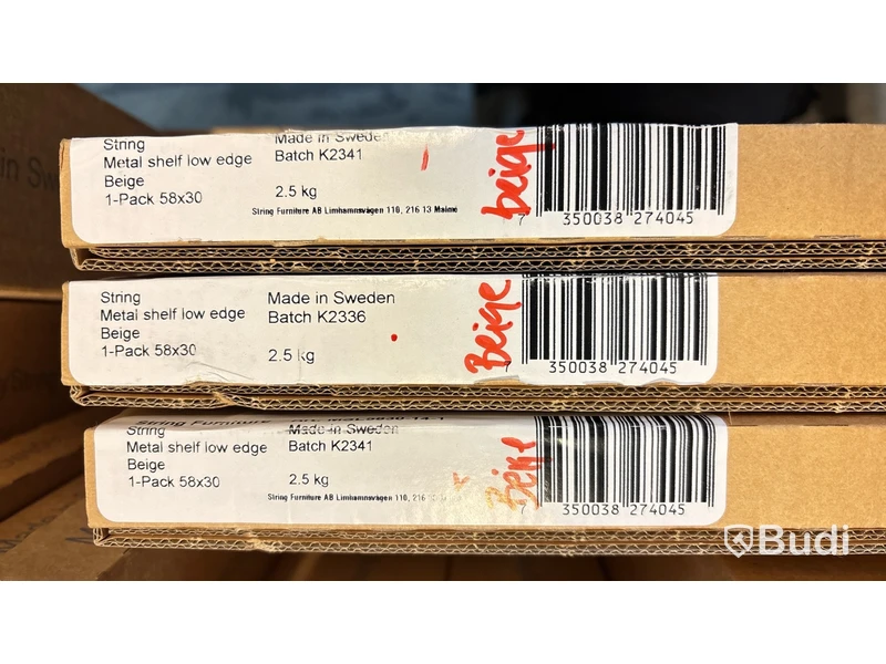 3 st. Metall hylla String låg kant, beige. ord. pris inkl. moms ca 2 100 kr
