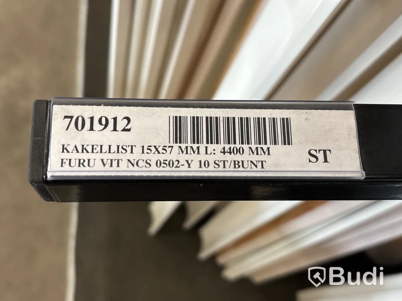13 st. Kakellist Furu 15X57MM Vit L: 4400 mm, 701912