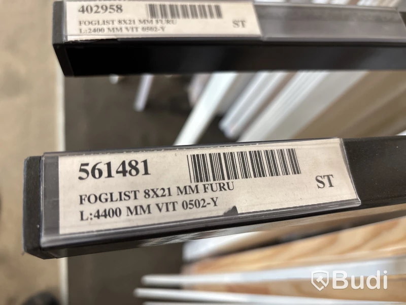 Parti med Foglist Furu 8X21MM Vit, (561481&402958), olika längder